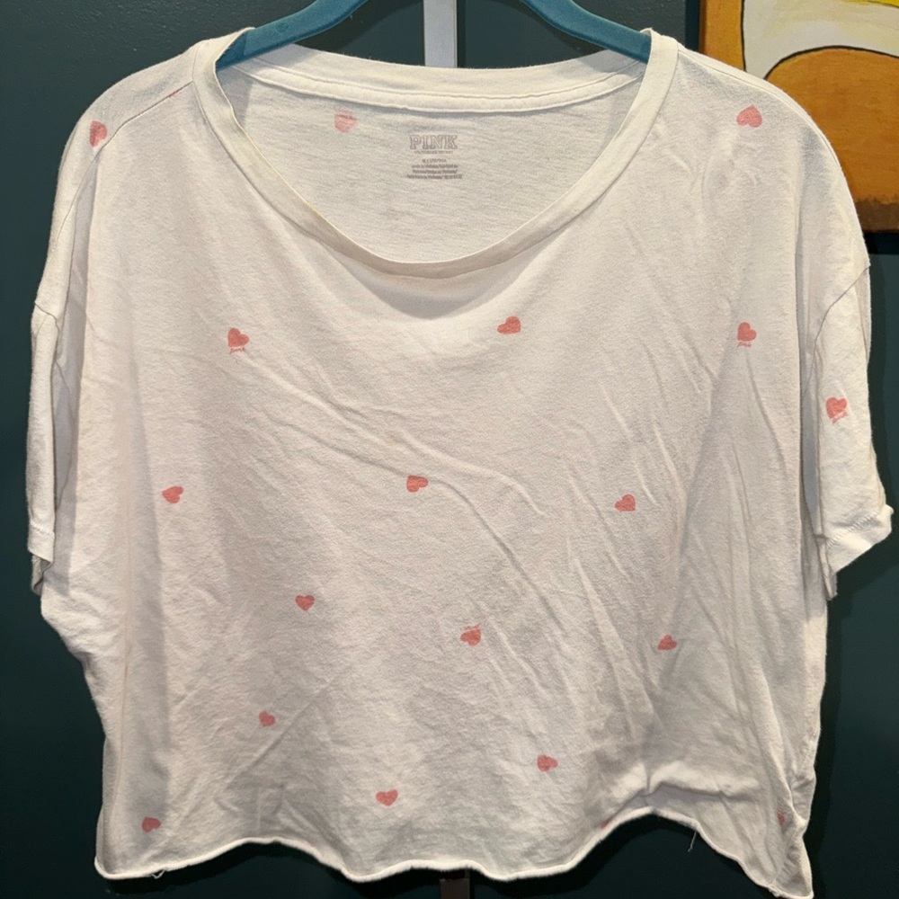 PINK t shirt with hearts - Size medium